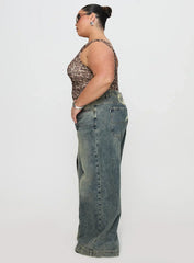 Ribbon Stamp Low Rise Wide Leg Jeans Antique Wash Curve